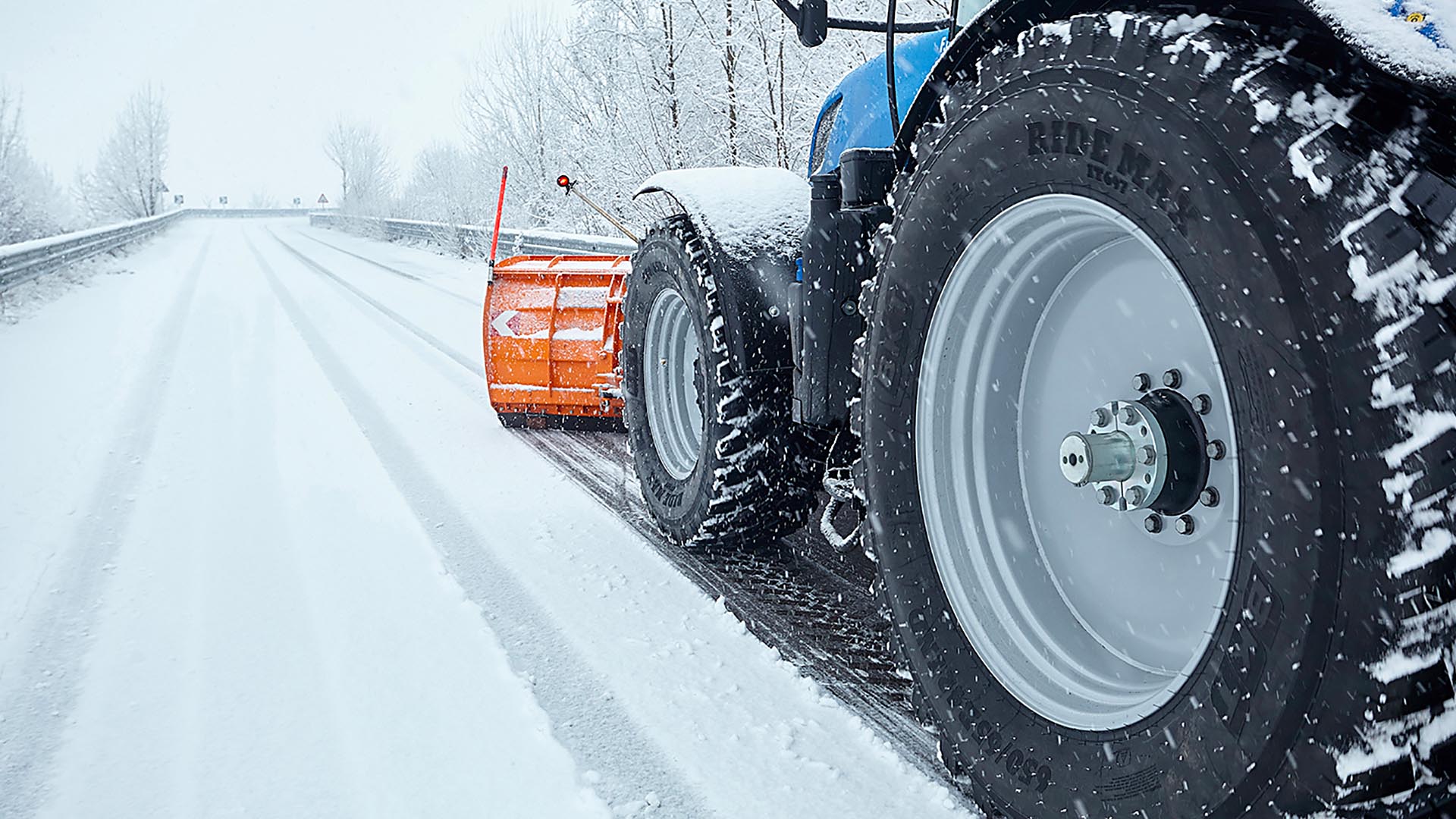 Lass es schneien! | RIDEMAX IT 697 (M+S) bewältigt winterliche Bedingungen