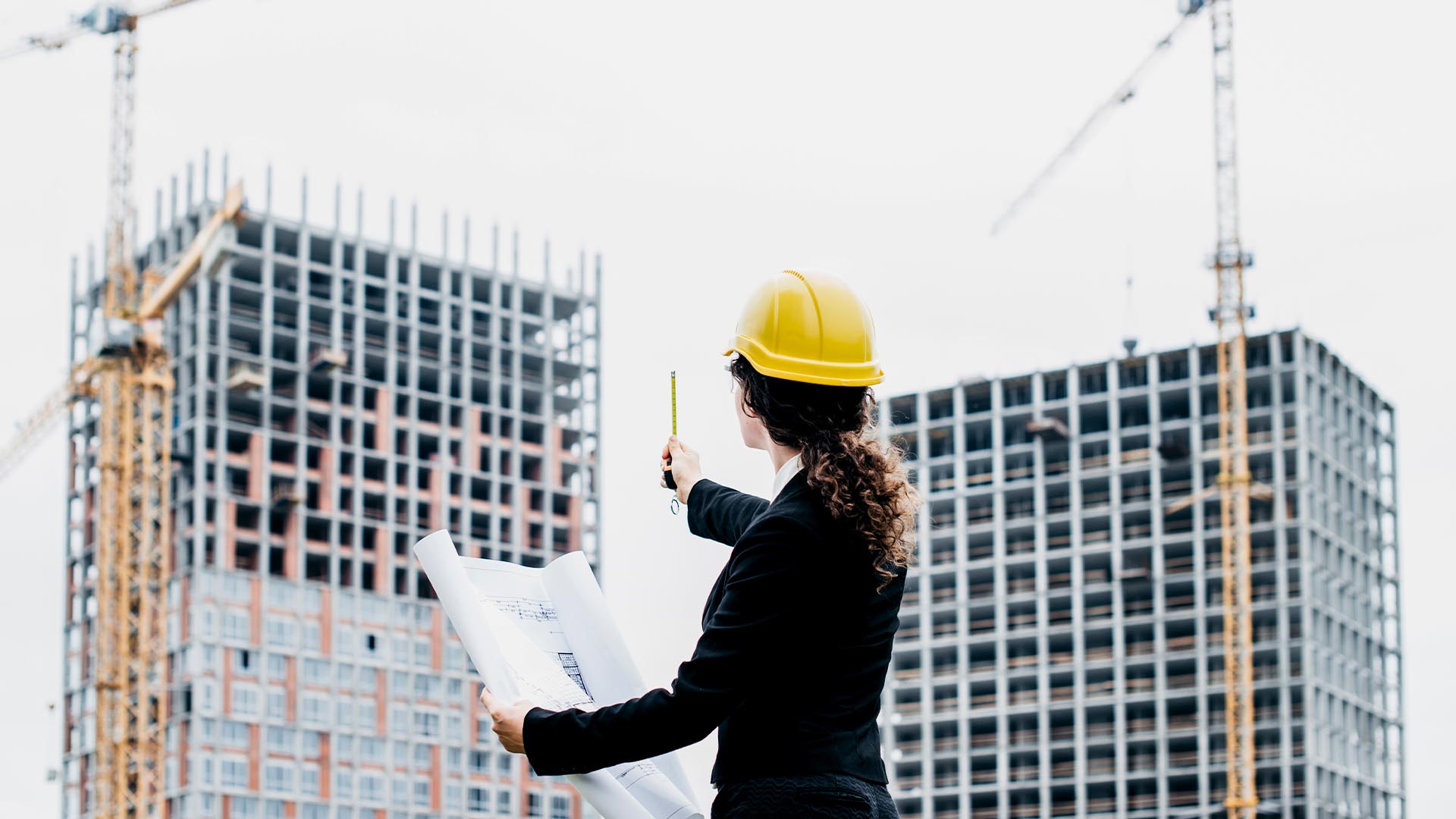 Frauen im Baugewerbe: Fundamente legen und Barrieren überwinden