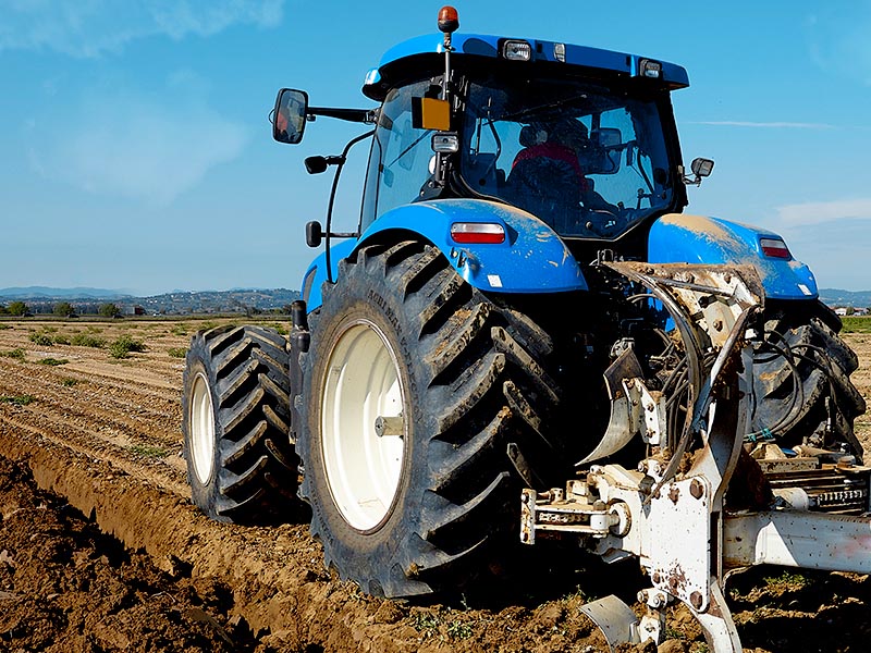 Combien pèse un pneu de tracteur ? | Vous pourriez être étonné ! 1