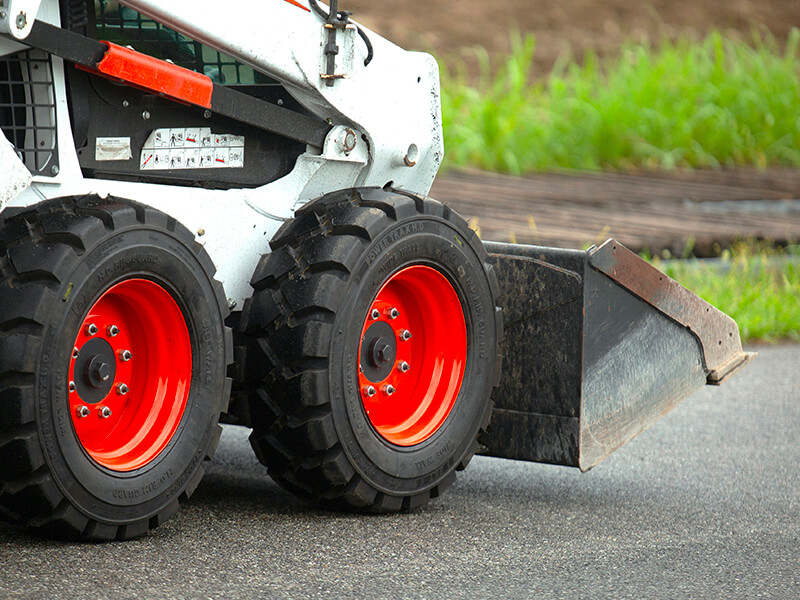 Skid steer tires: purchasing and maintenance tips 1