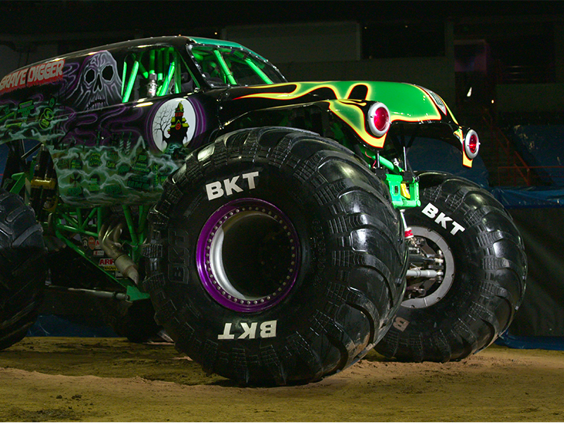 Weibliche Monster Jam Truck Fahrer 1