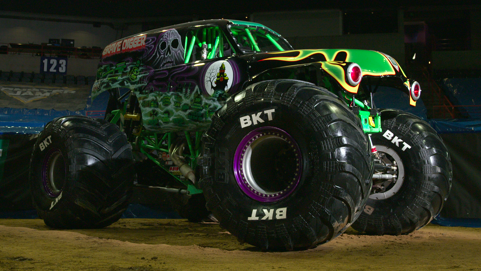 Weibliche Monster Jam Truck Fahrer