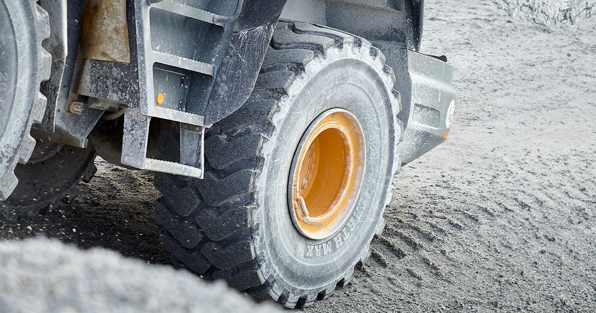 Optimiser le rendement des machines de construction : Guide des pneus radiaux