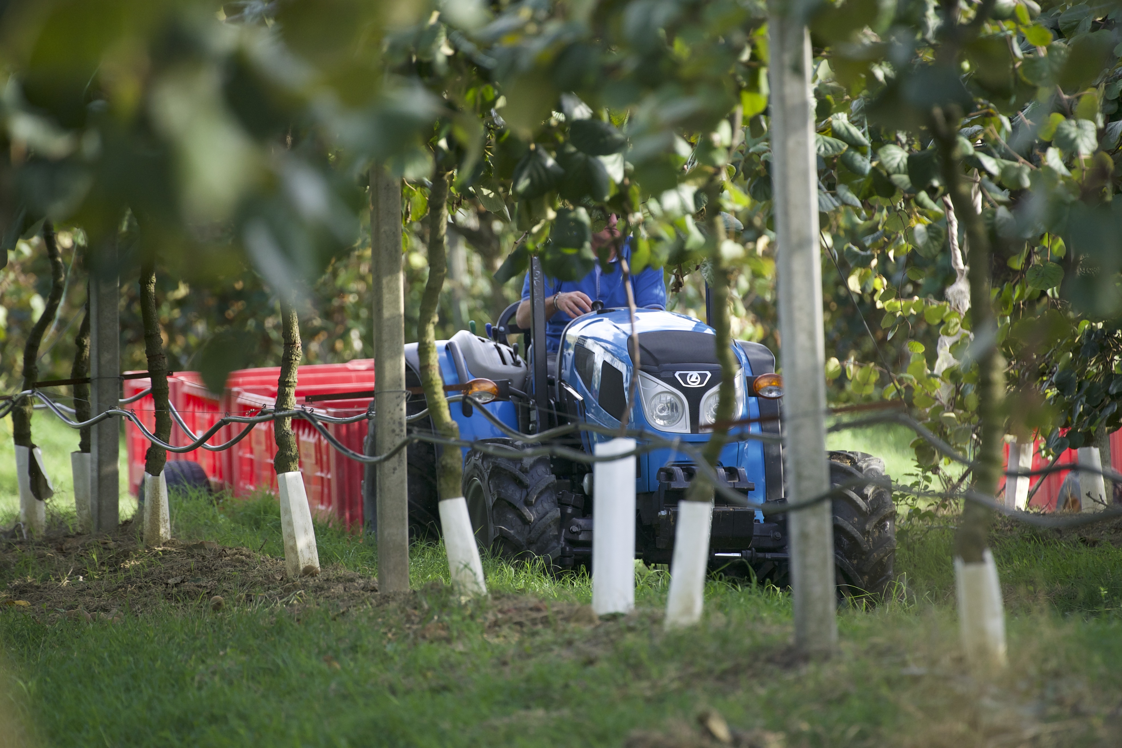Extreme maneuverability in tractors: goal achieved? 1