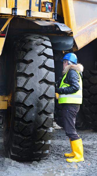 Choosing a tire is not an easy job! No need to worry – BKT experts are here for you! 2