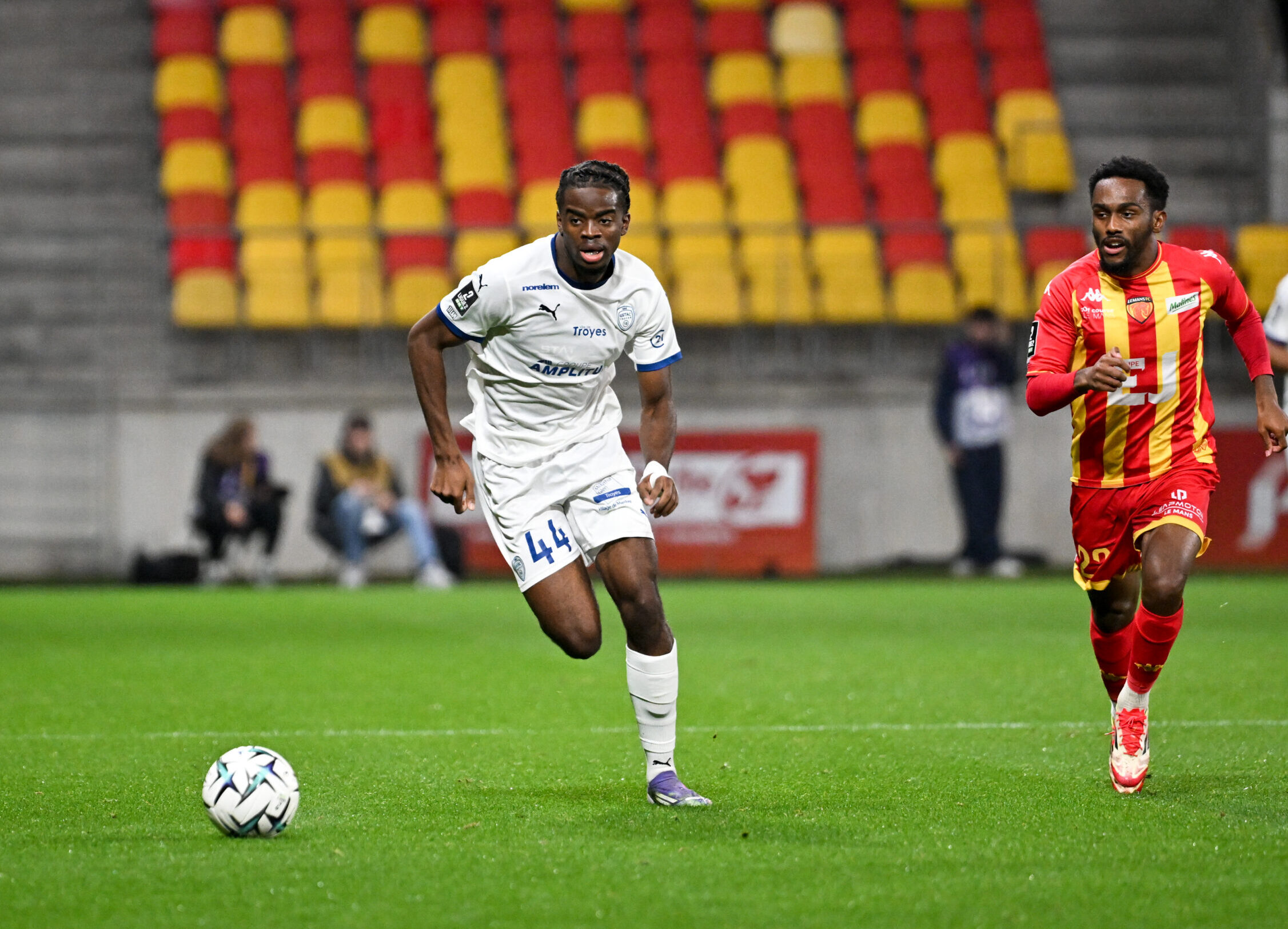 YVANN TITI IS THE ROOKIE OF THE MONTH FOR SEPTEMBER IN LIGUE 2 BKT