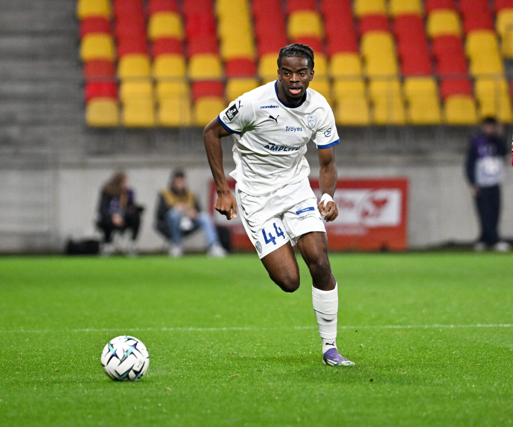 YVANN TITI È IL ROOKIE DEL MESE DI SETTEMBRE NELLA LIGUE 2 BKT