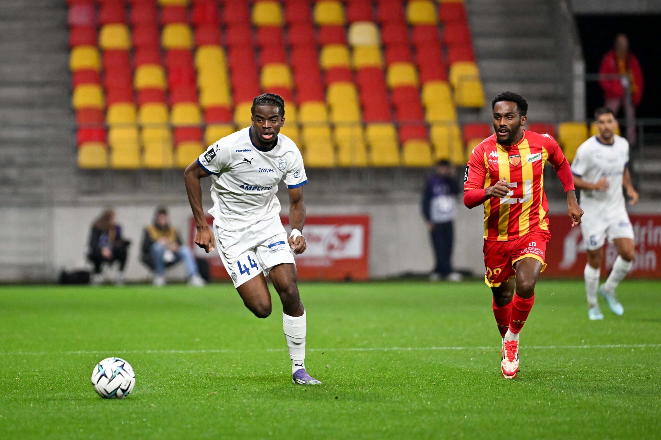 YVANN TITI IS THE ROOKIE OF THE MONTH FOR SEPTEMBER IN LIGUE 2 BKT