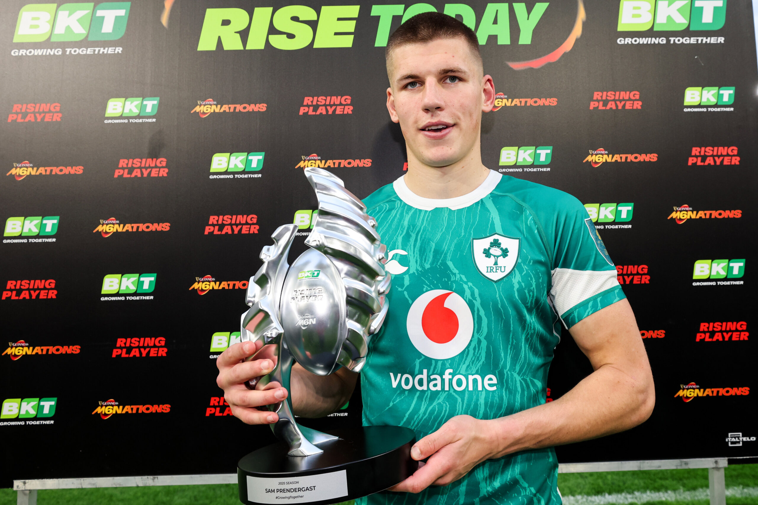 SAM PRENDERGAST VINCE IL BKT RISING PLAYER DEL SIX NATIONS